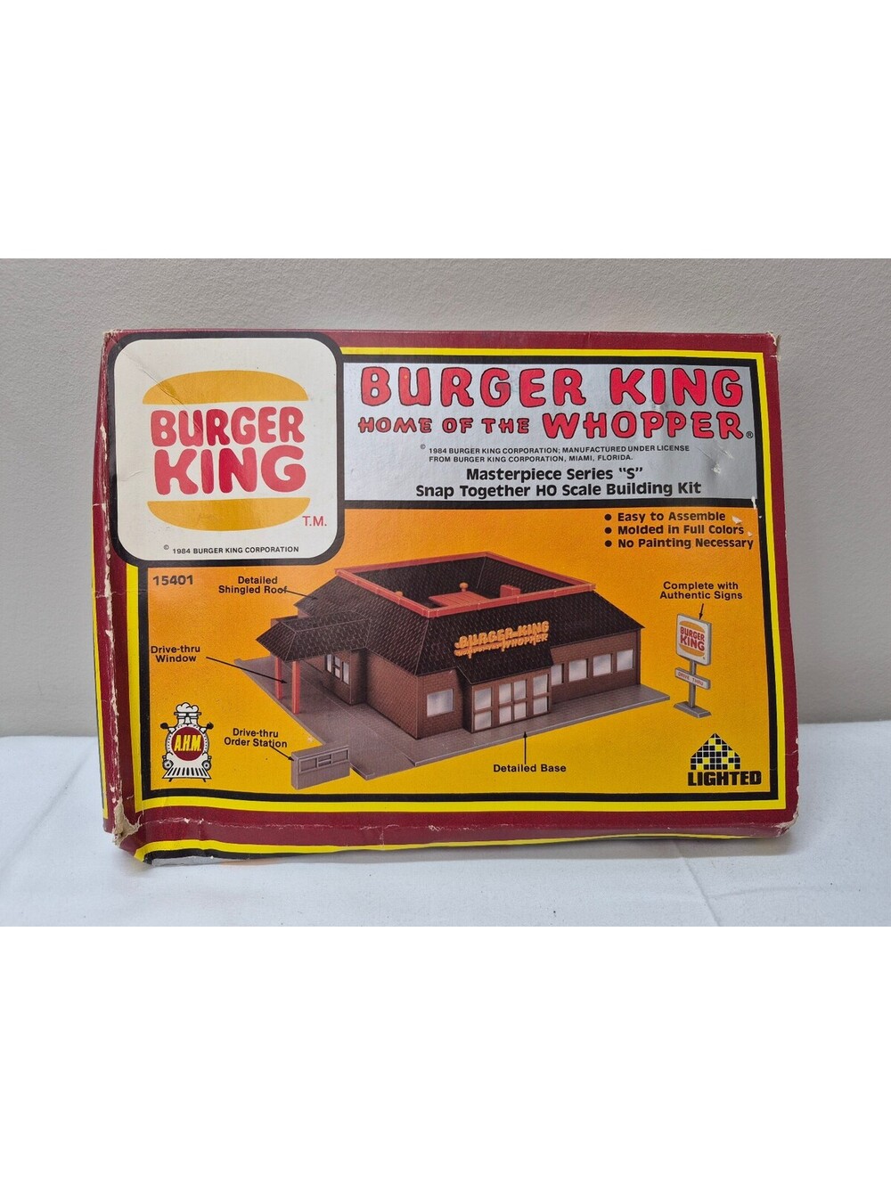 1984 Burger King Masterpiece Series "S" Snap Together HO Scale Building Kit J49